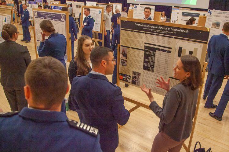 Student presents at the 2019 CSURF