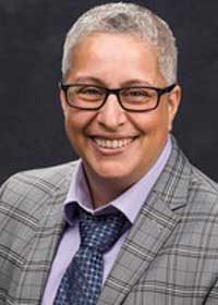 Headshot of Lynn Vidler